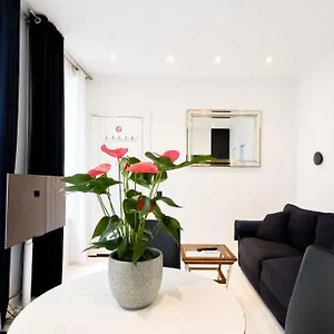 Luxury Les Champs-elysees , Parigi Francia
